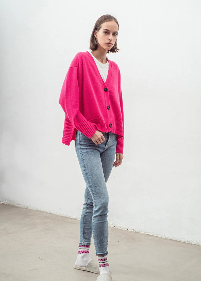 Aleger Cashmere | Cashmere Blend Hi Low 3 Button Cardigan | Pink Flash