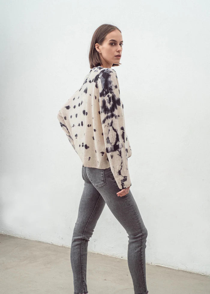 Aleger Cashmere | Cashmere Feather Weight Cardigan | Pearl Guernica